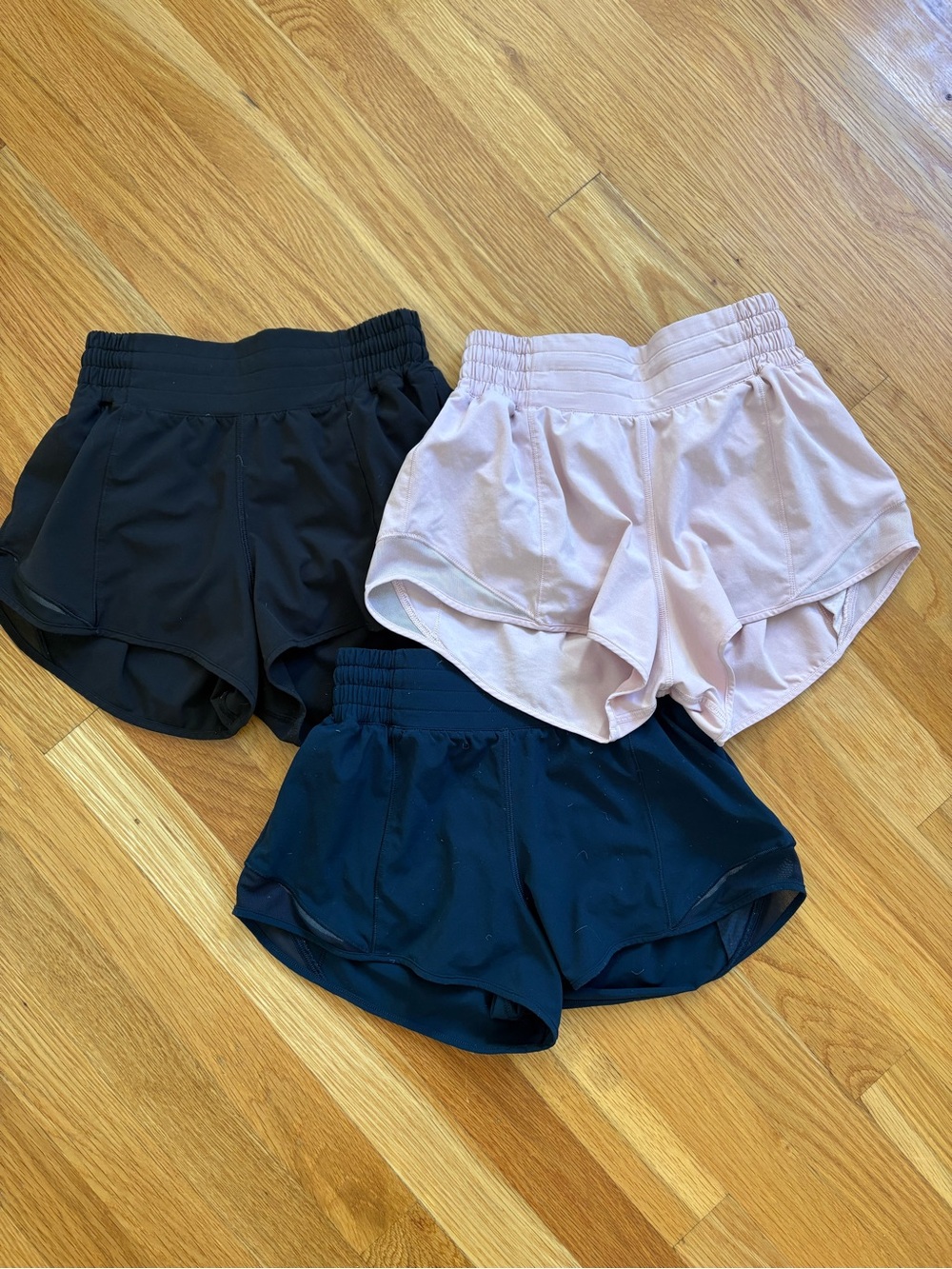 EUC Lululemon Hotty Hot shorts bundle